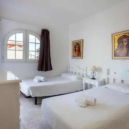 Agua With Private Pool, Bbq & 30 Seconds To The By Amazzzing Travel Вилла