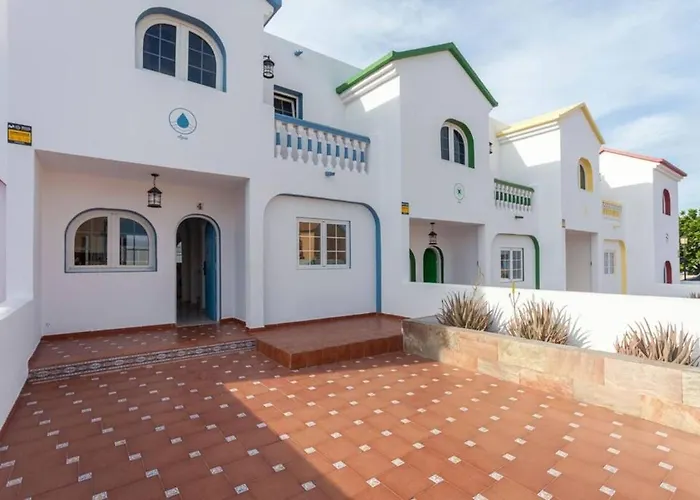 Corralejo Beach Villa Agua With Private Pool, Bbq & 30 Seconds To The Beach By Amazzzing Travel Villa