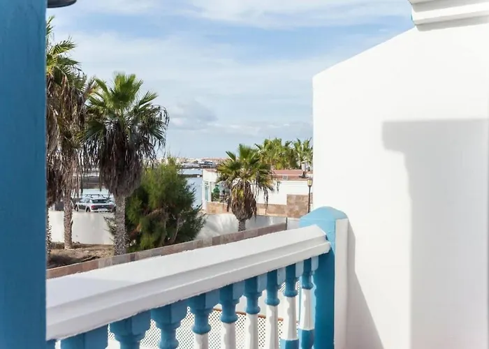 Corralejo Beach Villa Agua With Private Pool, Bbq & 30 Seconds To The Beach By Amazzzing Travel Villa
