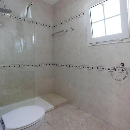 Villa Agua With Private Pool, Bbq & 30 Seconds To The By Amazzzing Travel *