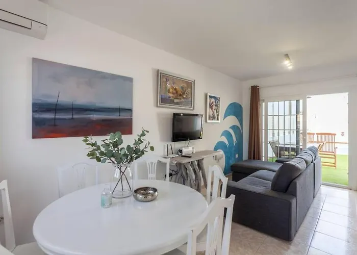 Agua With Private Pool, Bbq & 30 Seconds To The By Amazzzing Travel * Коральео