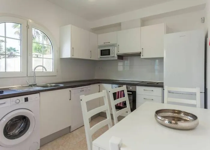 Agua With Private Pool, Bbq & 30 Seconds To The By Amazzzing Travel * Коральео